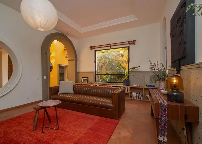 Casa Del Sol 4 Bedrooms Garden For 8 Guests