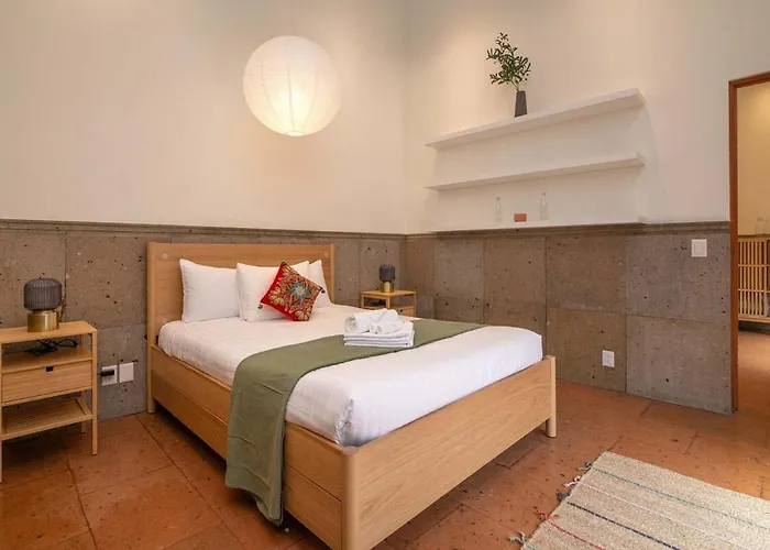 Casa Del Sol 4 Bedrooms Garden For 8 Guests